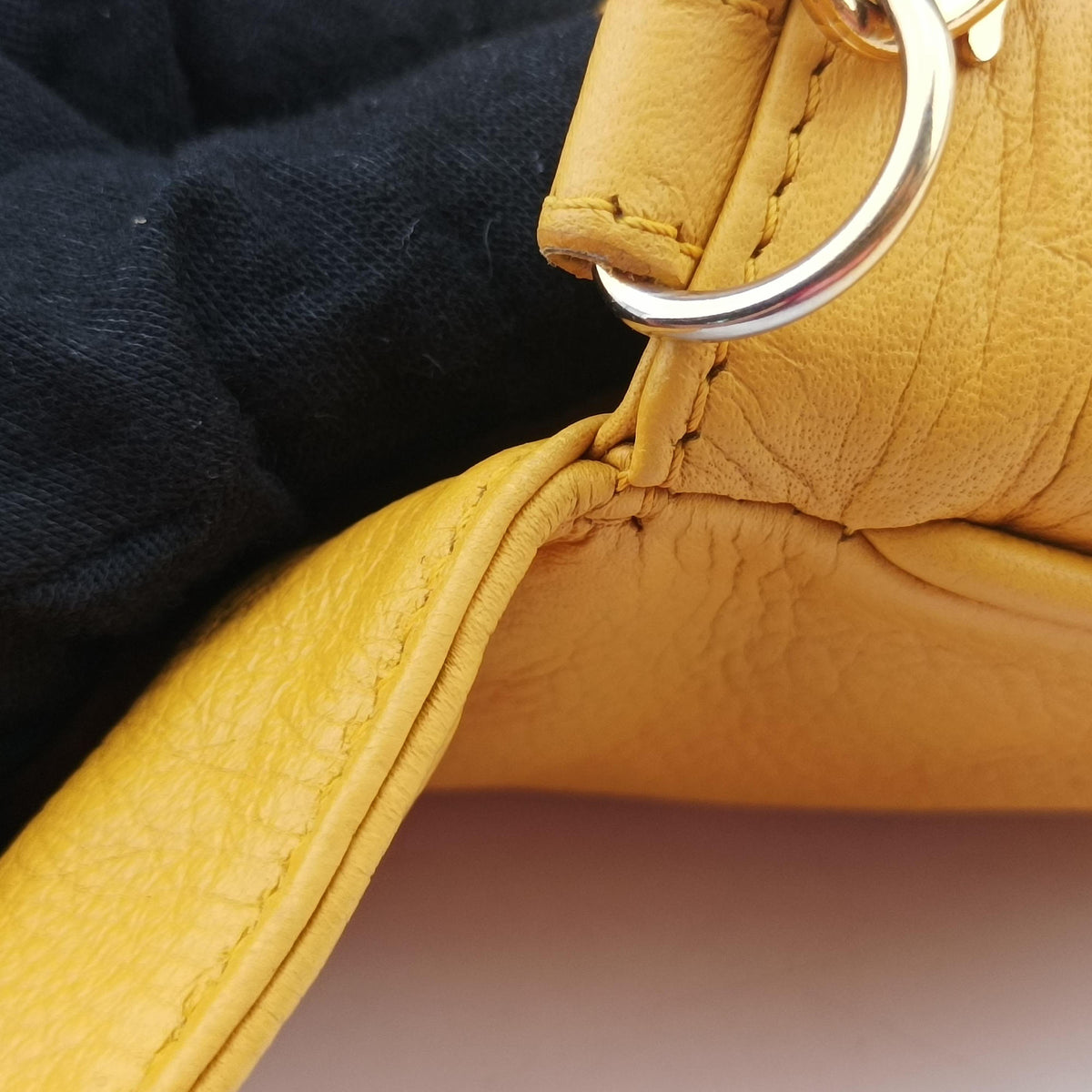 Secondhand Fendi Fendista Pochette Yellow Leather 8M0376 shoulderbag | stylenewstar