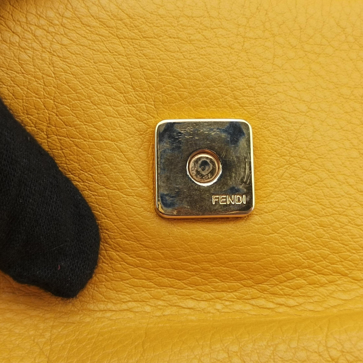 Secondhand Fendi Fendista Pochette Yellow Leather 8M0376 shoulderbag | stylenewstar
