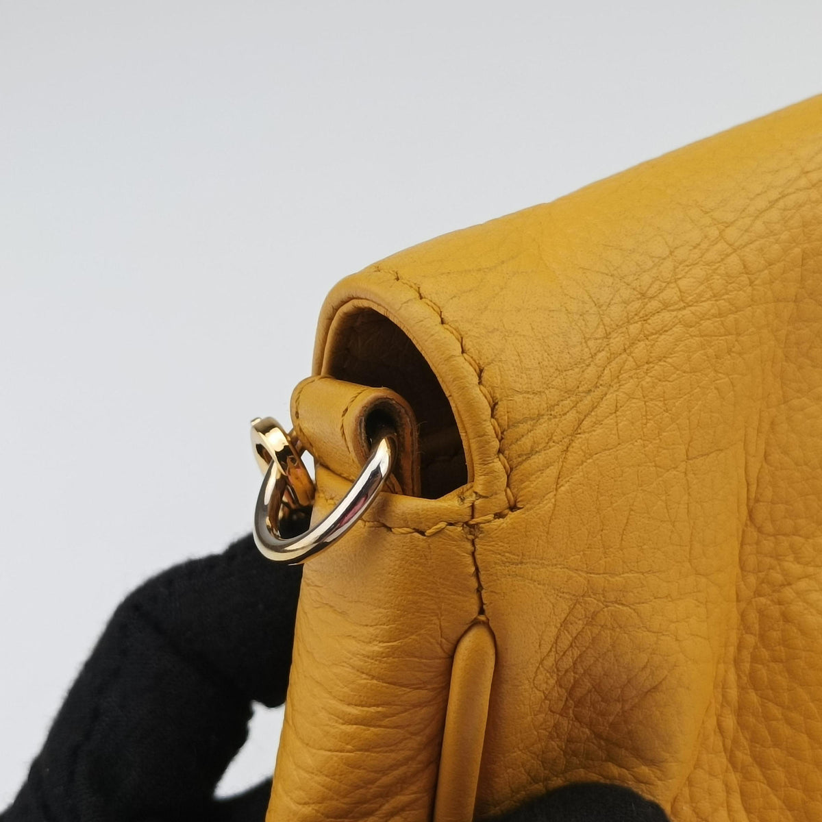 Secondhand Fendi Fendista Pochette Yellow Leather 8M0376 shoulderbag | stylenewstar