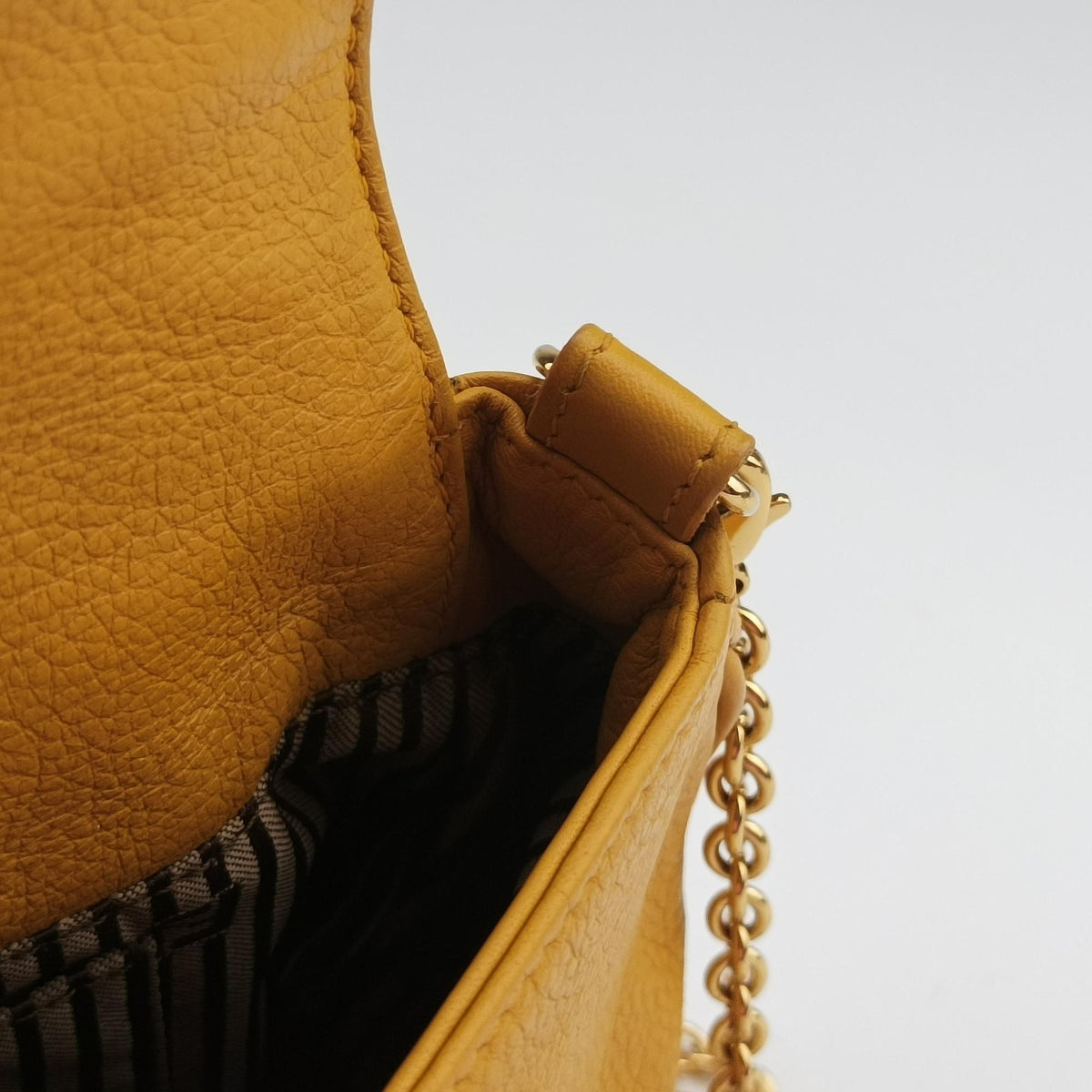 Secondhand Fendi Fendista Pochette Yellow Leather 8M0376 shoulderbag | stylenewstar