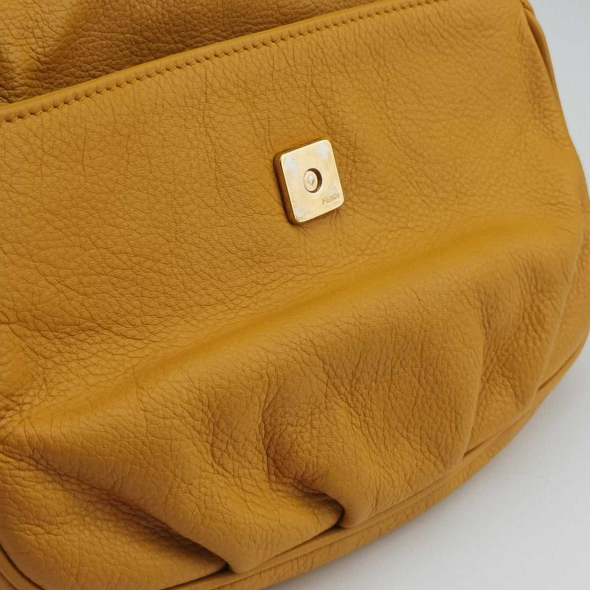 Secondhand Fendi Fendista Pochette Yellow Leather 8M0376 shoulderbag | stylenewstar