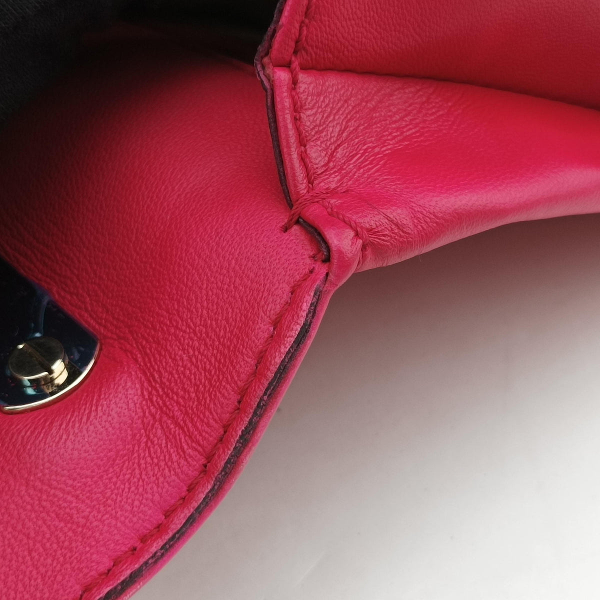 Pre-owned Valentino Rockstud Va Va Voom Rose Leather  shoulderbag | stylenewstar