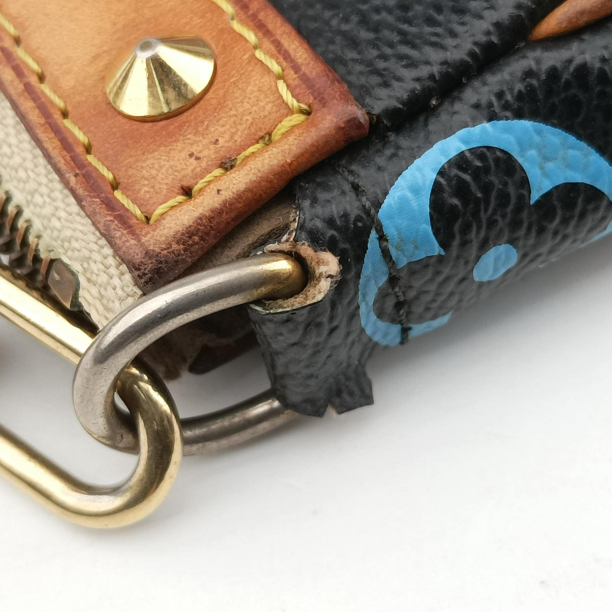 Pre-owned Louis Vuitton Pochette Accessoires Noir Monogram Multicolor M92648 handbag | stylenewstar