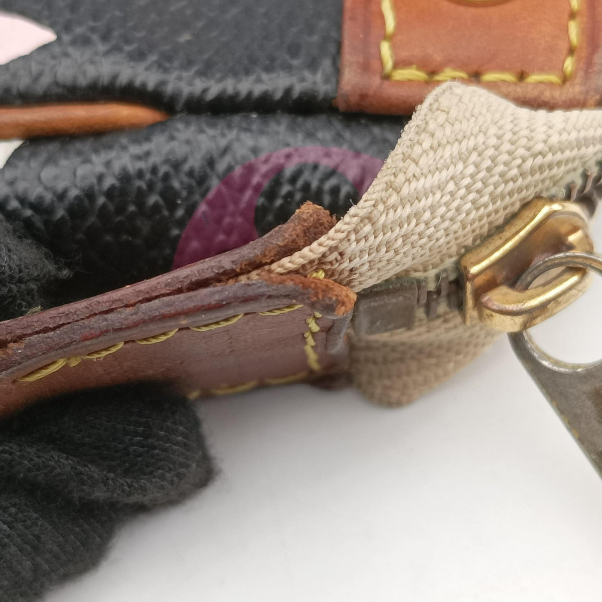 Pre-owned Louis Vuitton Pochette Accessoires Noir Monogram Multicolor M92648 handbag | stylenewstar