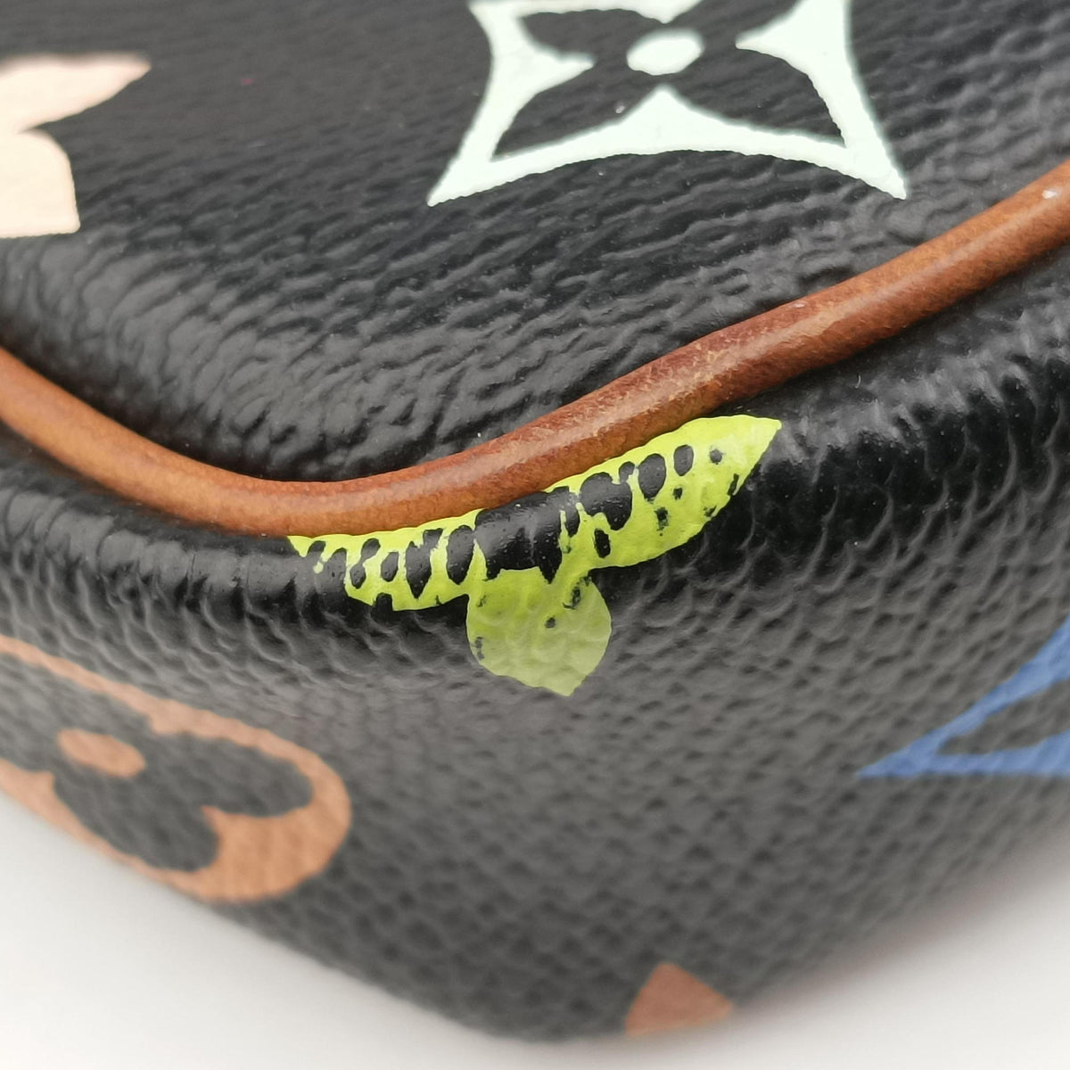 Pre-owned Louis Vuitton Pochette Accessoires Noir Monogram Multicolor M92648 handbag | stylenewstar