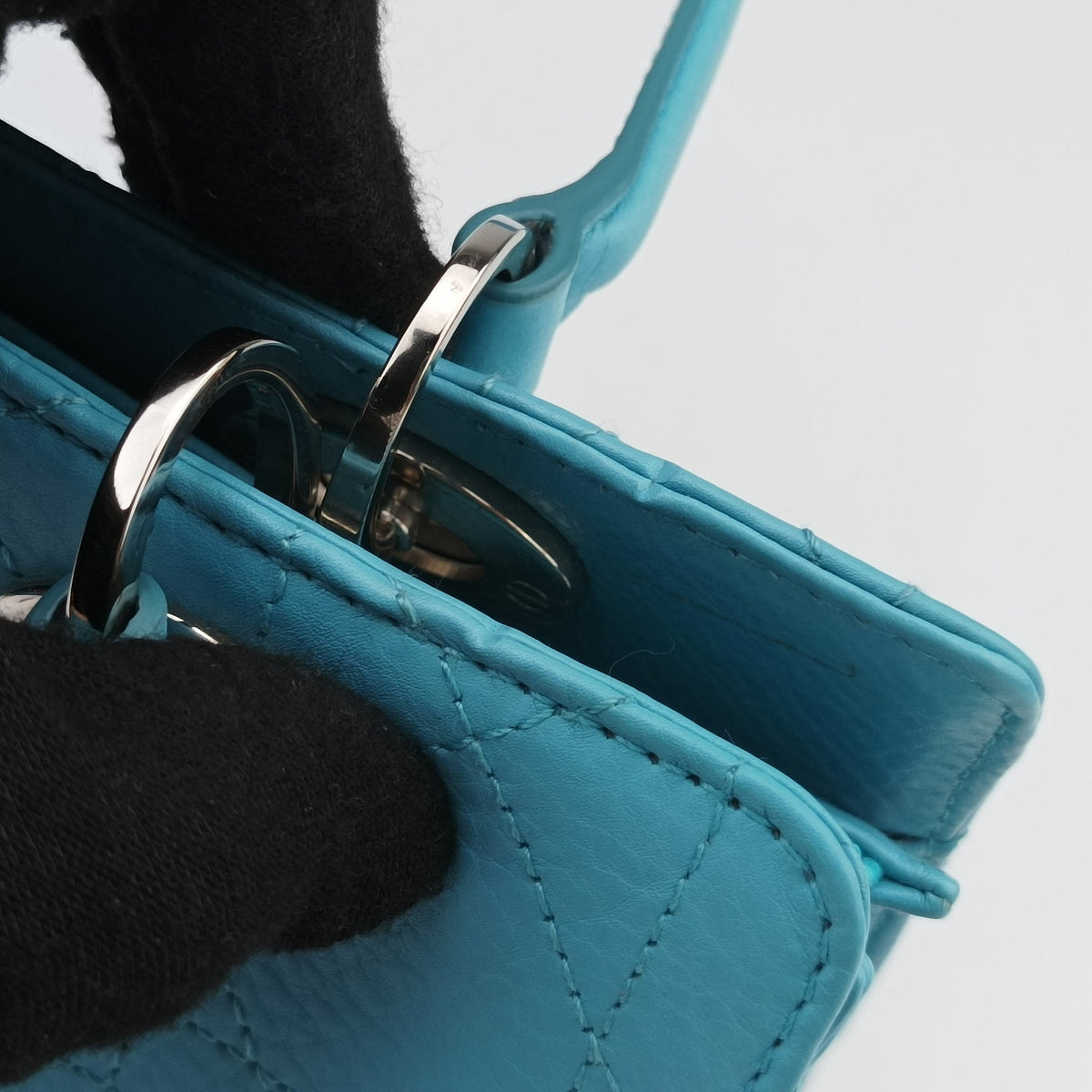 Pre-owned Christian Dior Lady D-Joy Blue leather  shoulderbag | stylenewstar