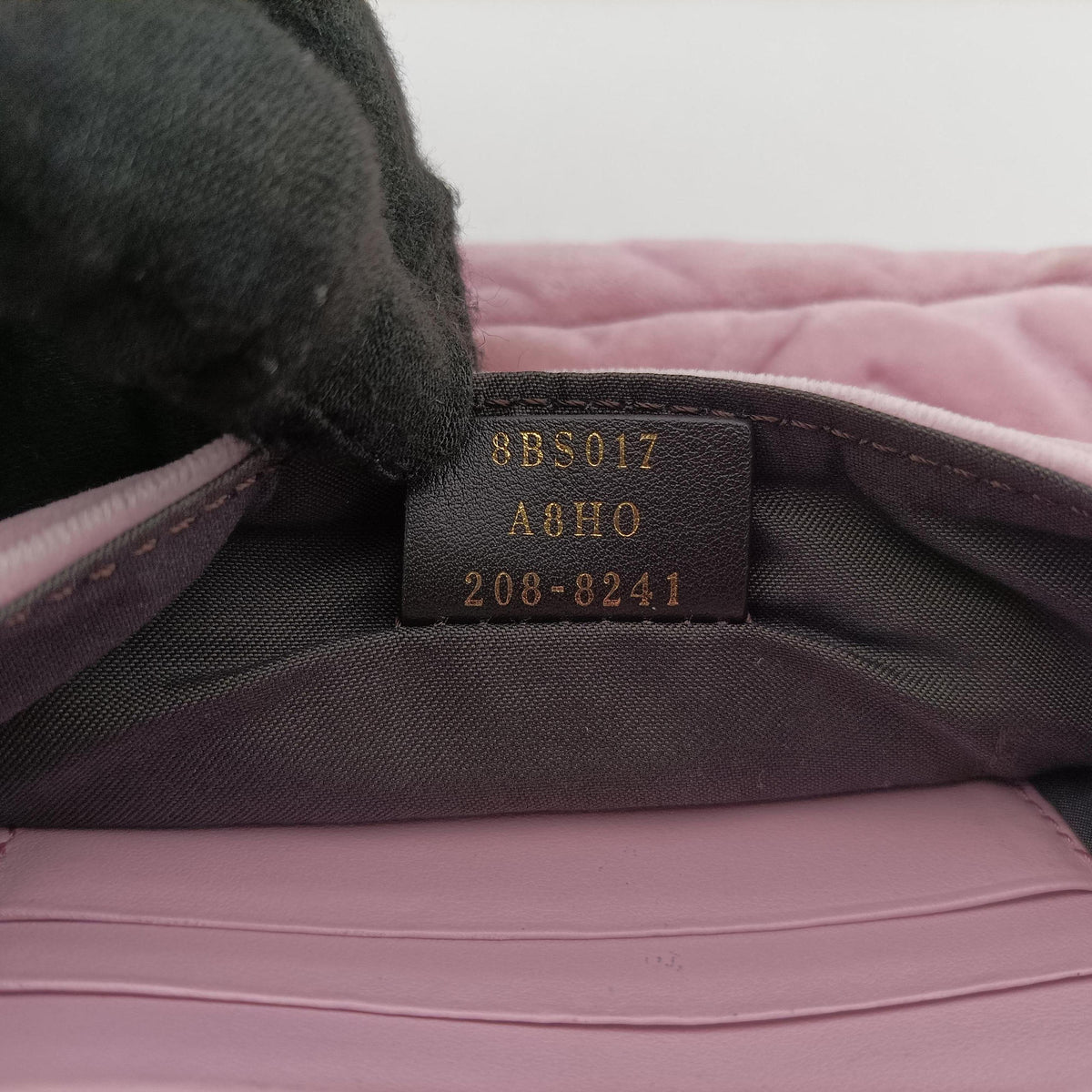 Secondhand Fendi BAGUETTE Pink velour 8BS017 shoulderbag | stylenewstar