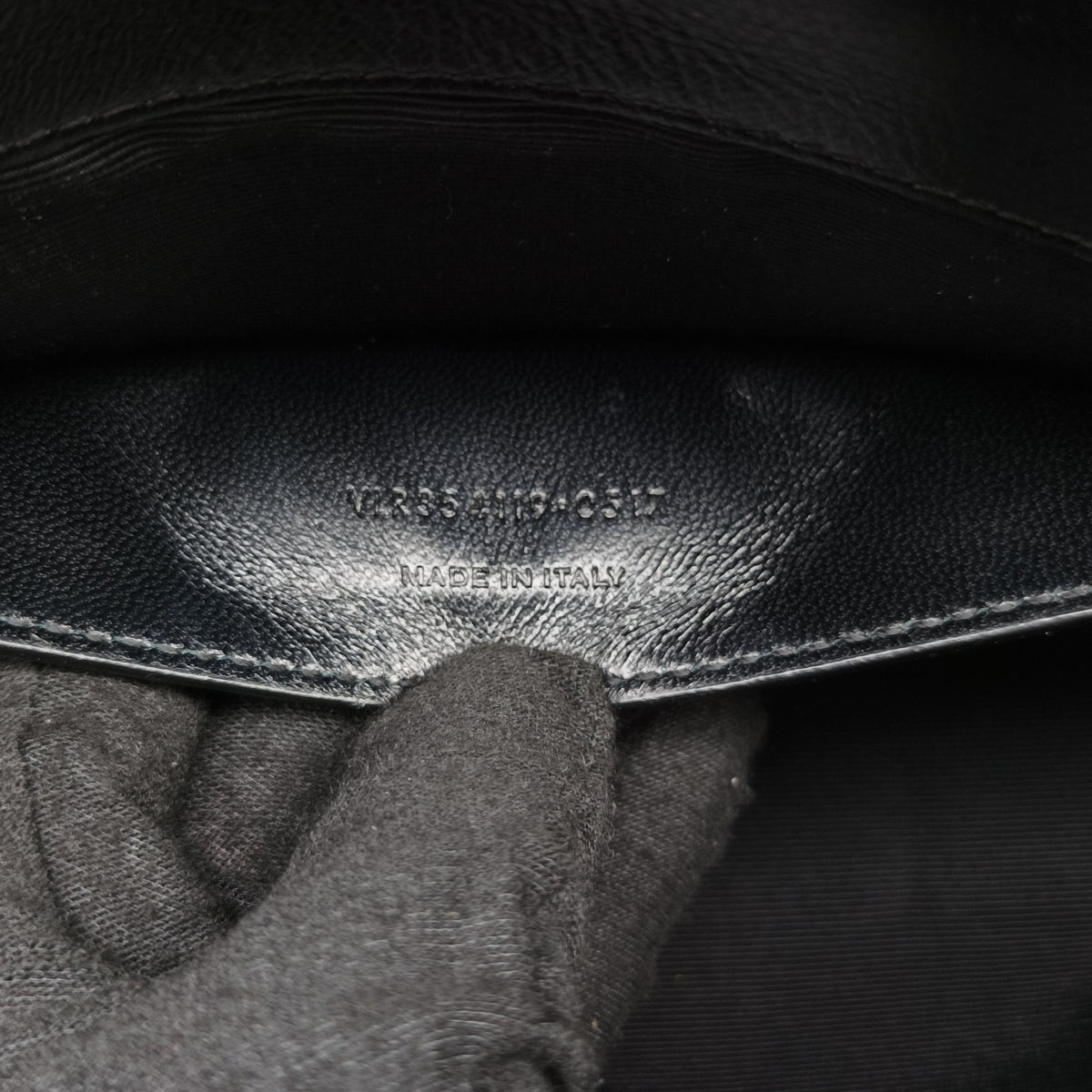 Pre-owned Yves Saint Laurent KATE Black velour 354119 shoulderbag | stylenewstar