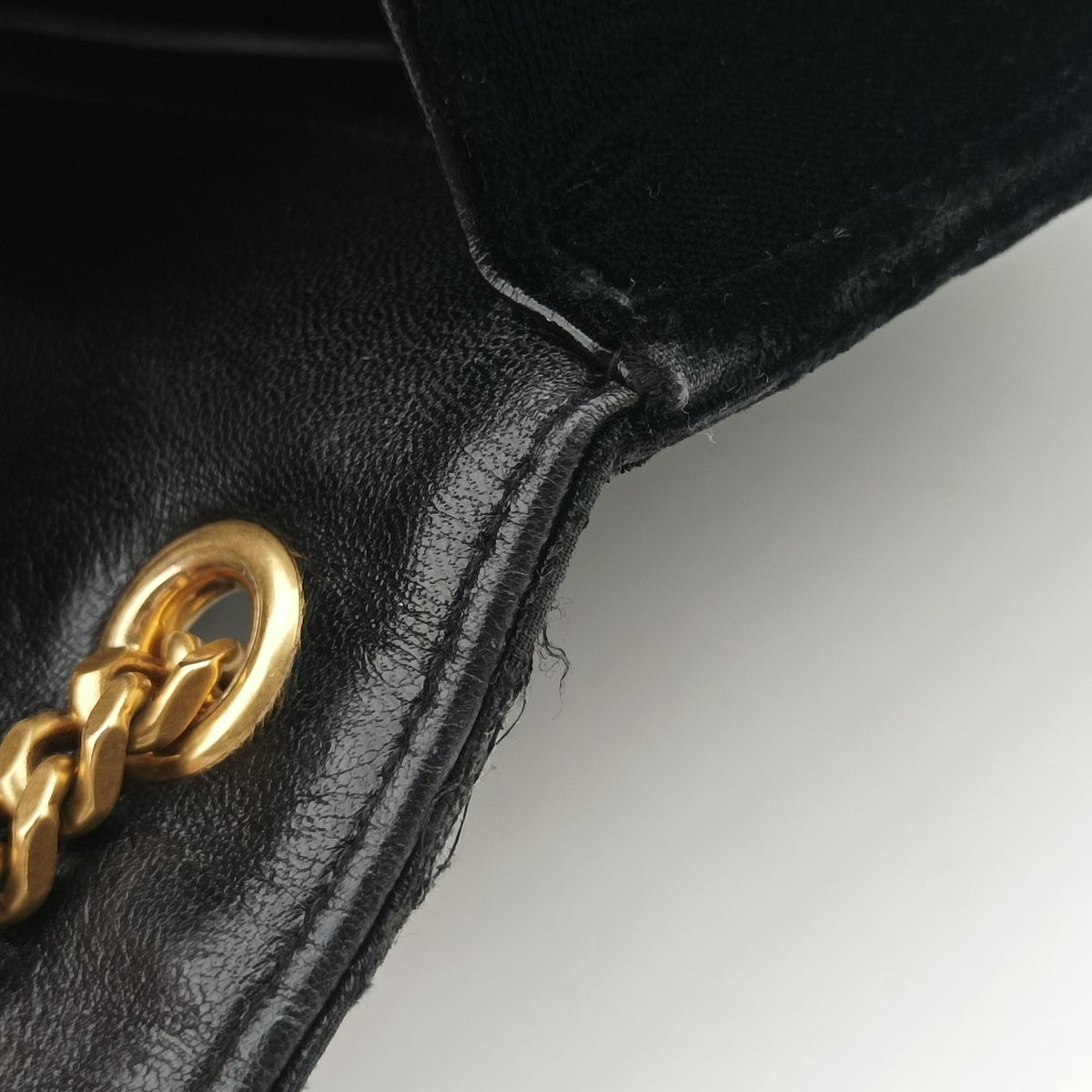 Pre-owned Yves Saint Laurent KATE Black velour 354119 shoulderbag | stylenewstar