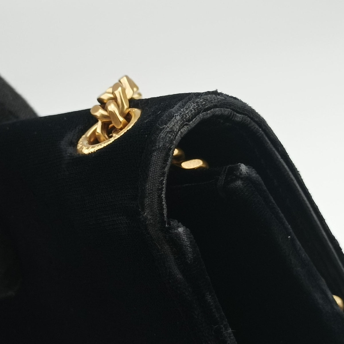Pre-owned Yves Saint Laurent KATE Black velour 354119 shoulderbag | stylenewstar