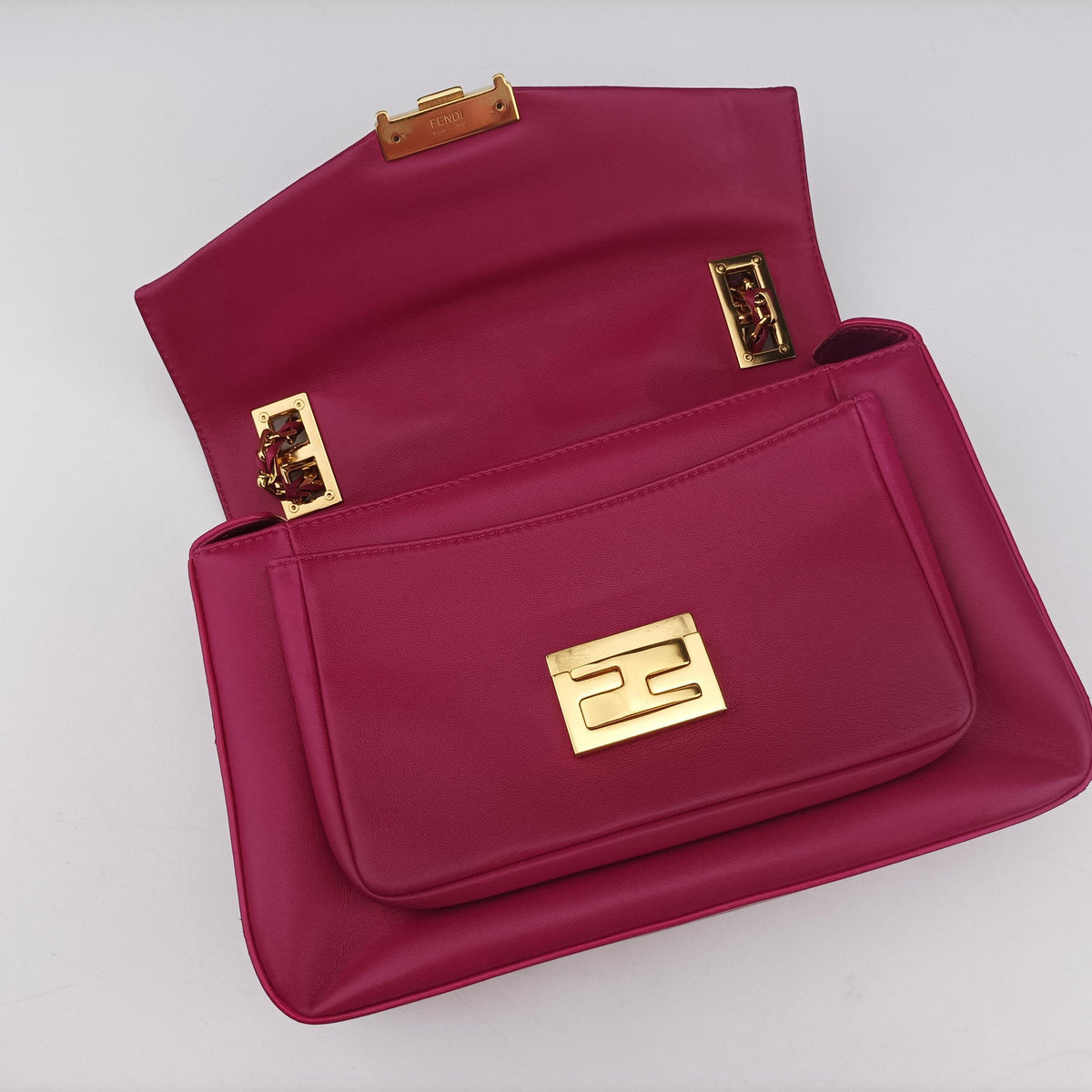 Pre-owned Fendi Be Baguette Rose Leather 8BR677 shoulderbag | stylenewstar