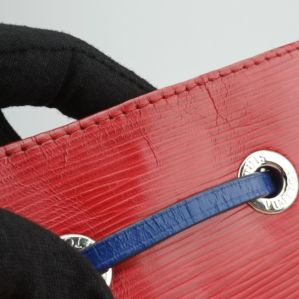 Vintage Louis Vuitton NeoNoe COQUELICOT Epi M54365 shoulderbag | stylenewstar