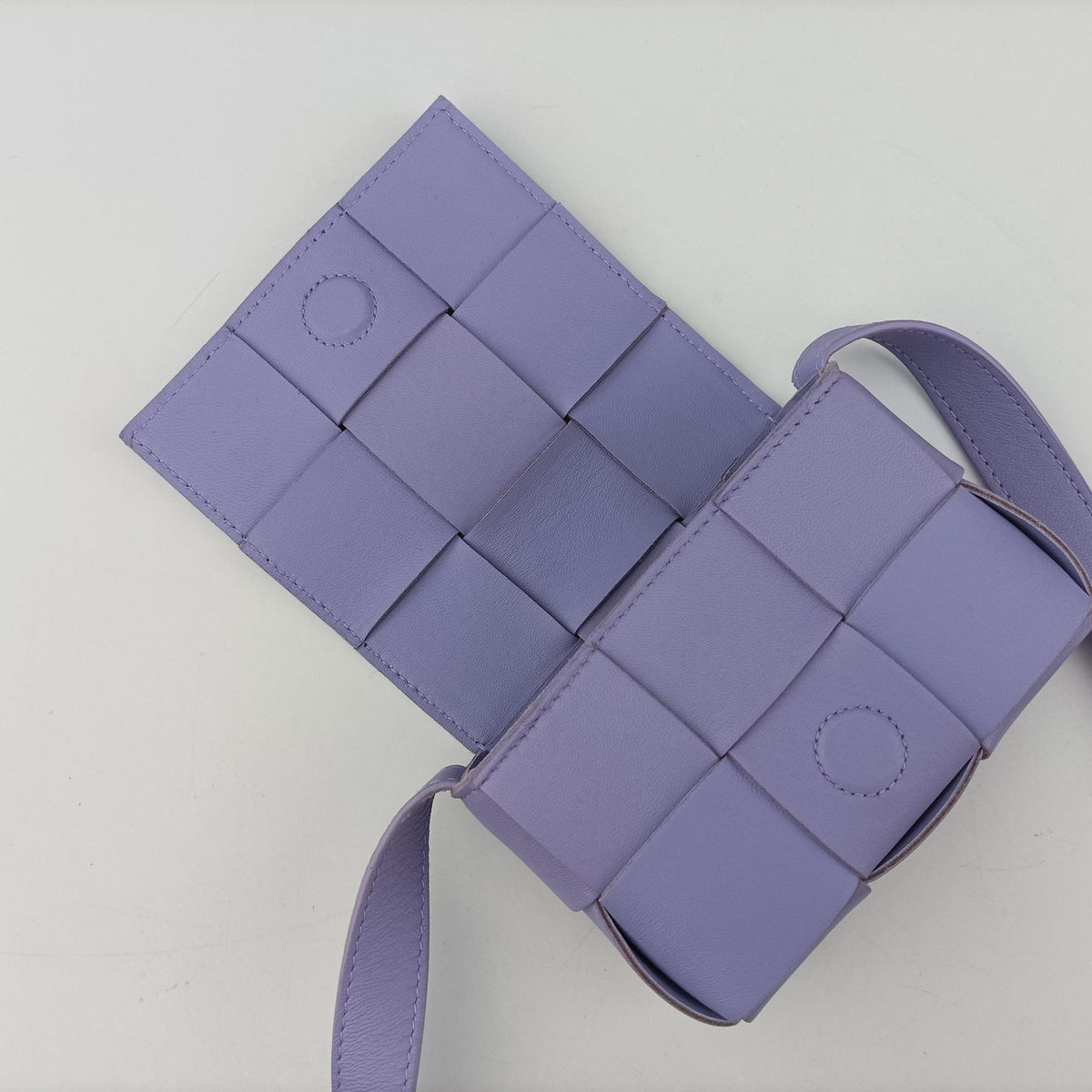 Pre-owned Bottega Veneta candy cassette Purple lambskin  shoulderbag | stylenewstar