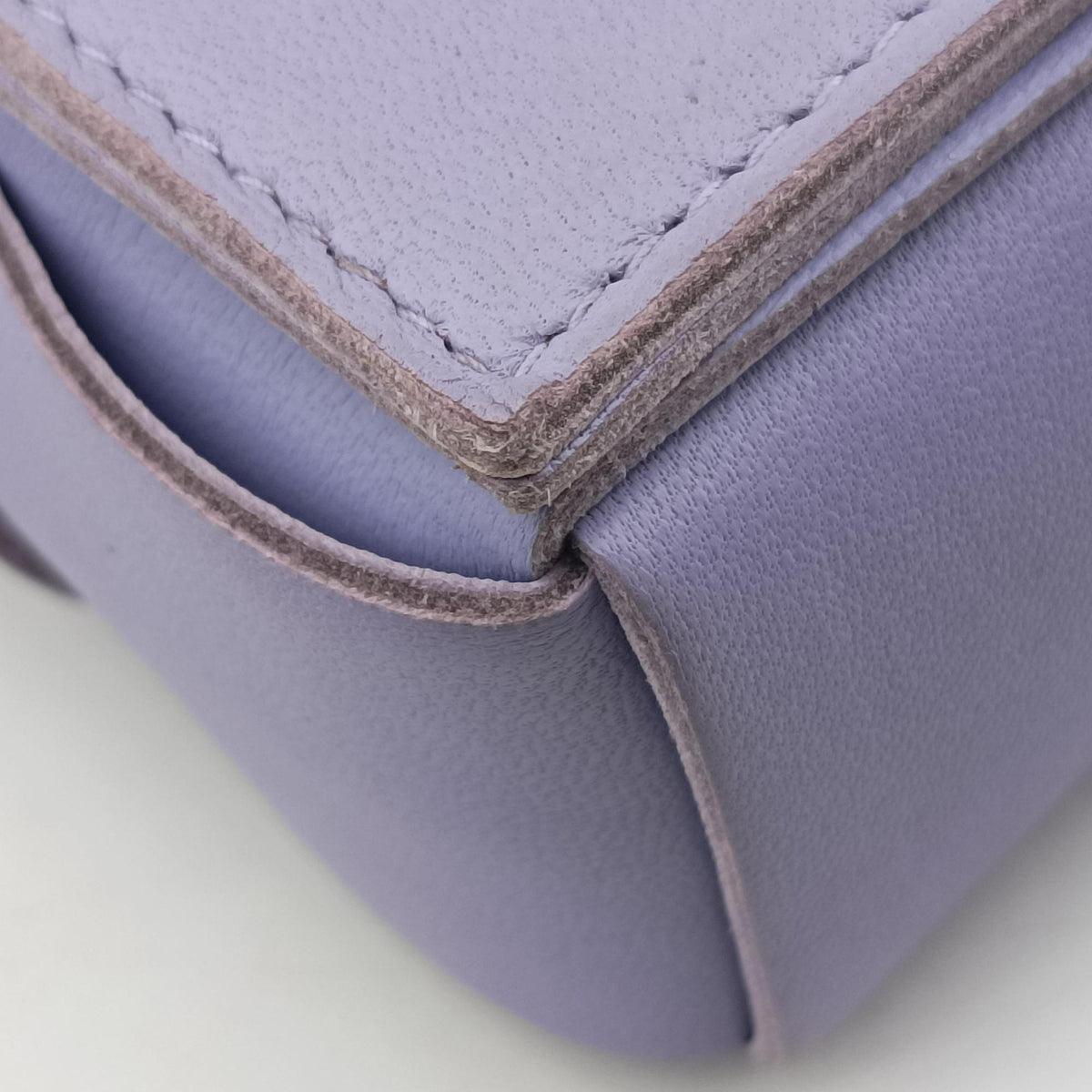 Pre-owned Bottega Veneta candy cassette Purple lambskin  shoulderbag | stylenewstar