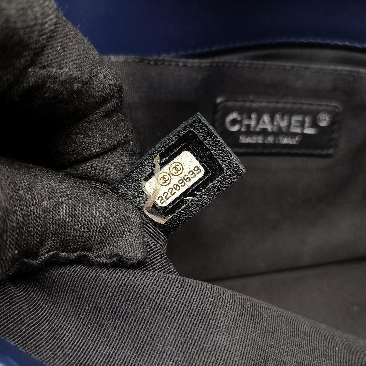 Pre-owned Chanel BOY CHANEL Navy Patent A67086 shoulderbag | stylenewstar
