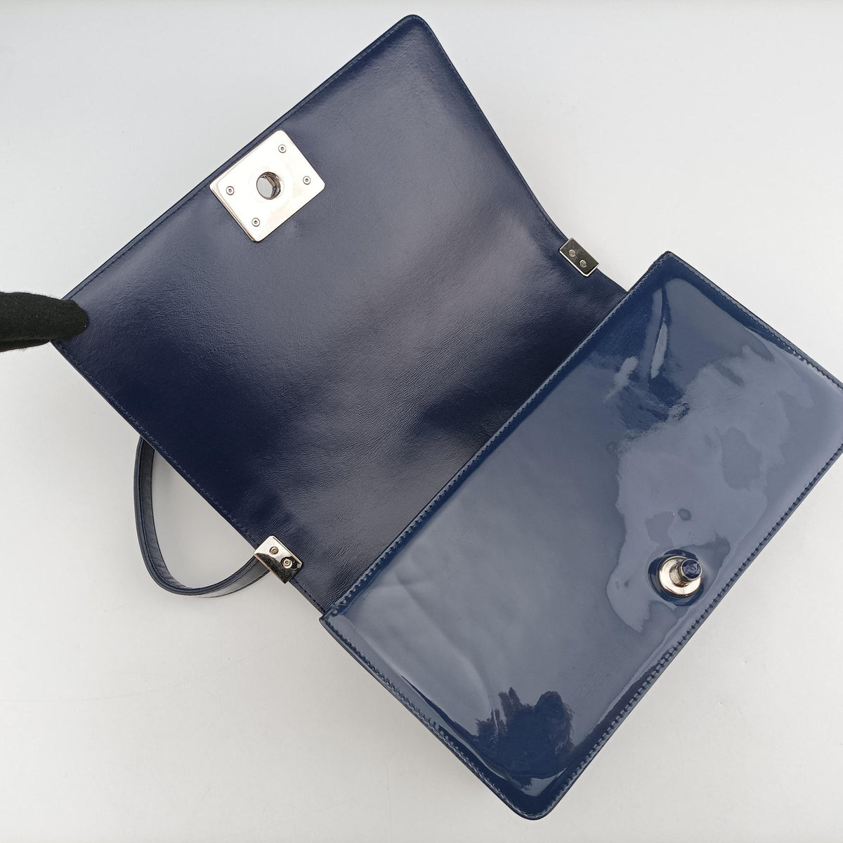 Pre-owned Chanel BOY CHANEL Navy Patent A67086 shoulderbag | stylenewstar