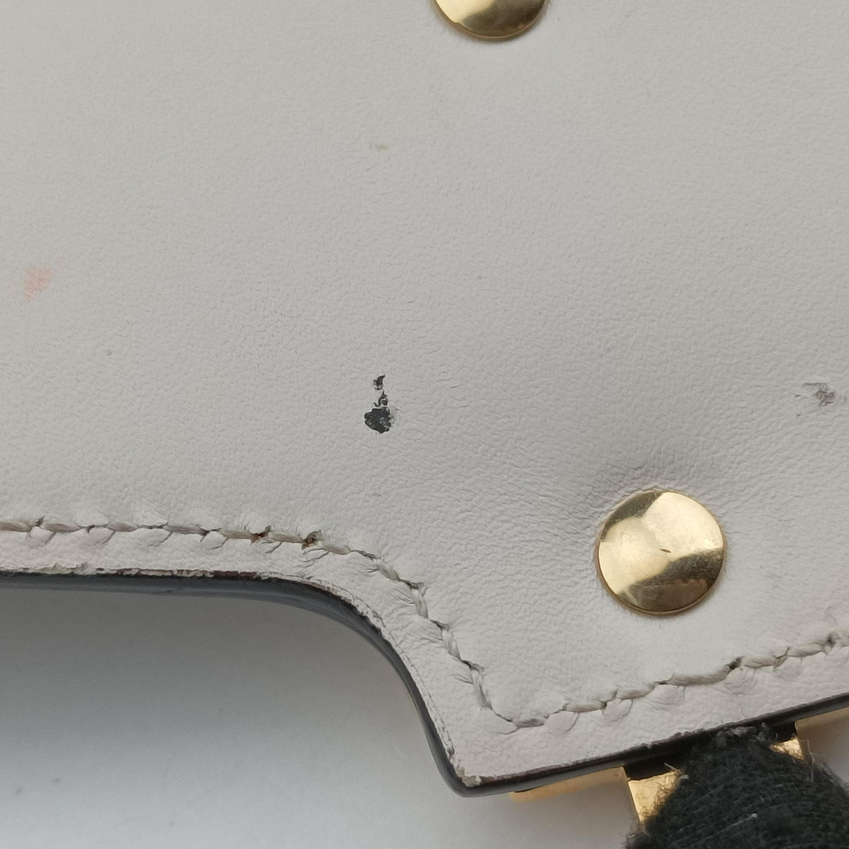Pre-owned Gucci Sylvie White Leather 421882 shoulderbag | stylenewstar