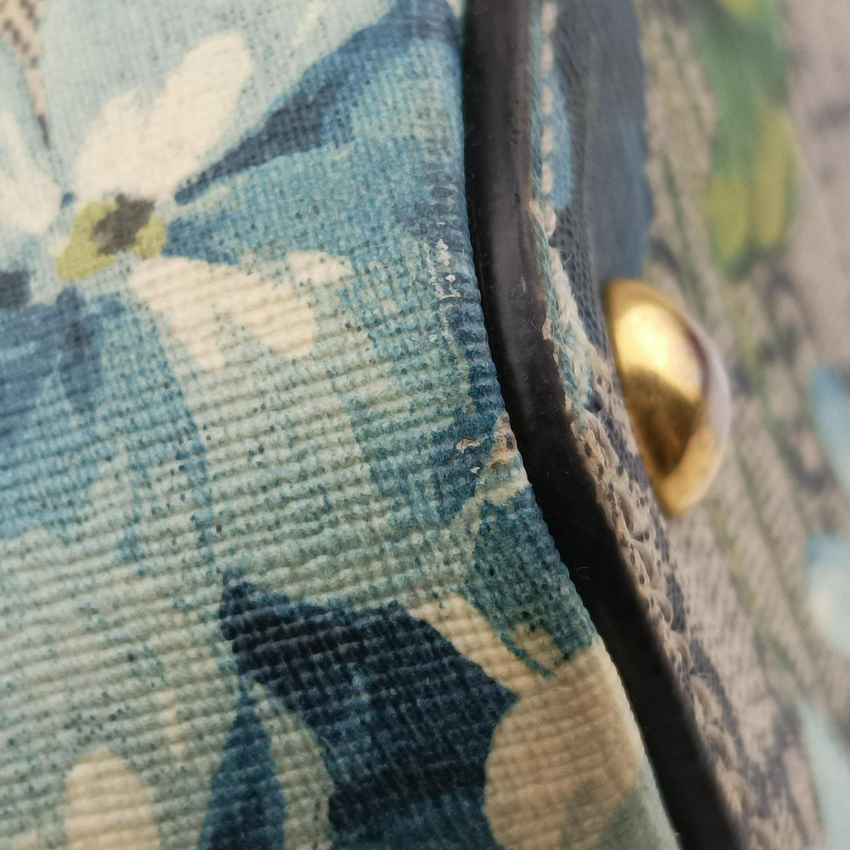 Secondhand Gucci GG Blooms beige×Red×Multicolour PVC coated canvas 546315 handbag | stylenewstar