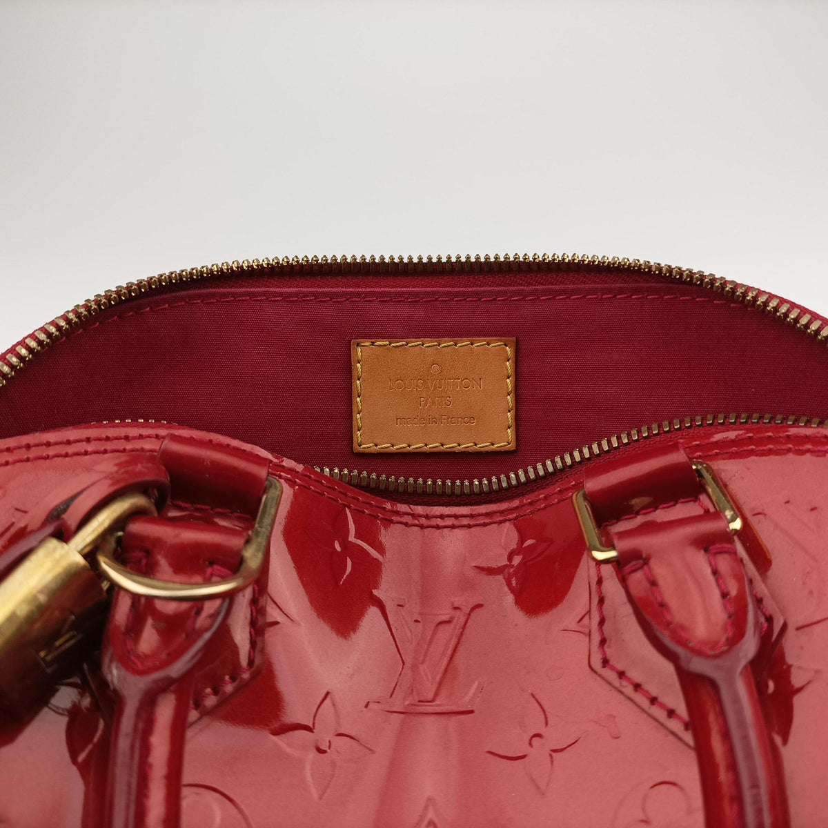 Pre-owned Louis Vuitton Alma BB pomme d'amour Vernis M90174 shoulderbag | stylenewstar