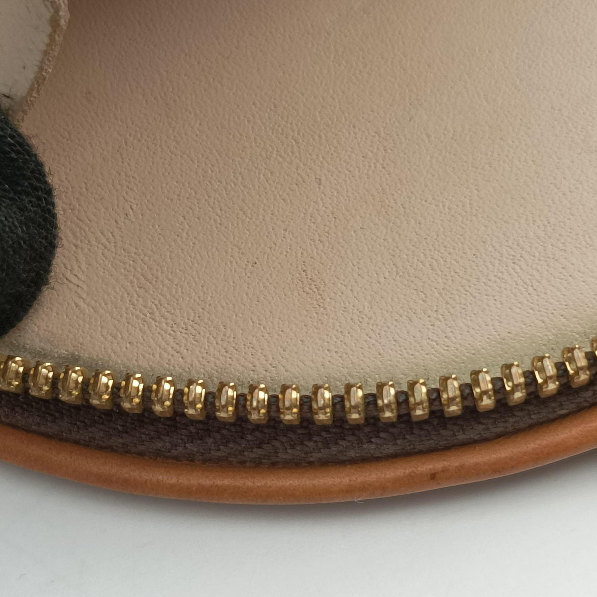 Vintage Louis Vuitton BOITE CHAPEAU Brown Monogram Canvas M44699 shoulderbag | stylenewstar