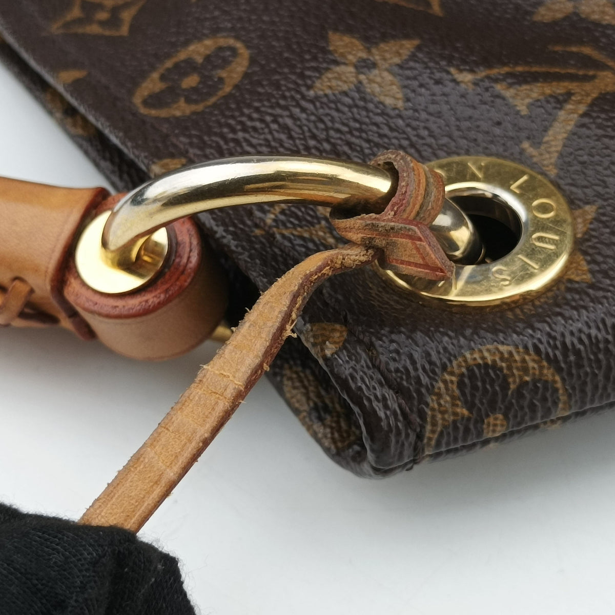 Pre-owned Louis Vuitton Artsy MM Brown Monogram canvas M40249 handbag | stylenewstar