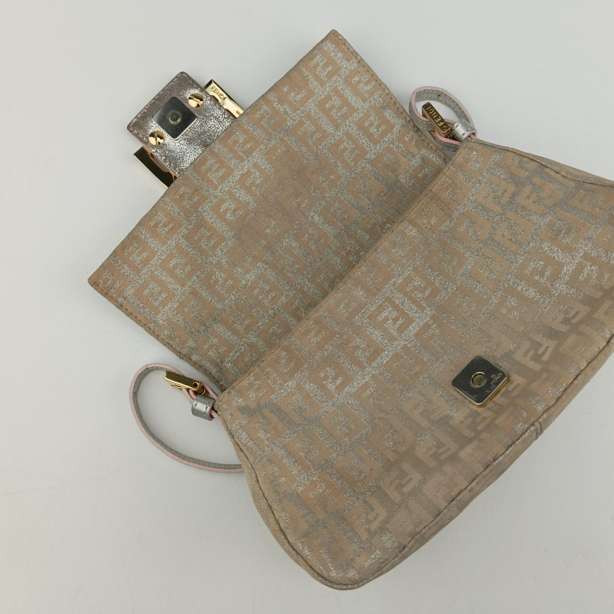 Pre-owned Fendi Baguette Beige canvas 8BR180 shoulderbag | stylenewstar