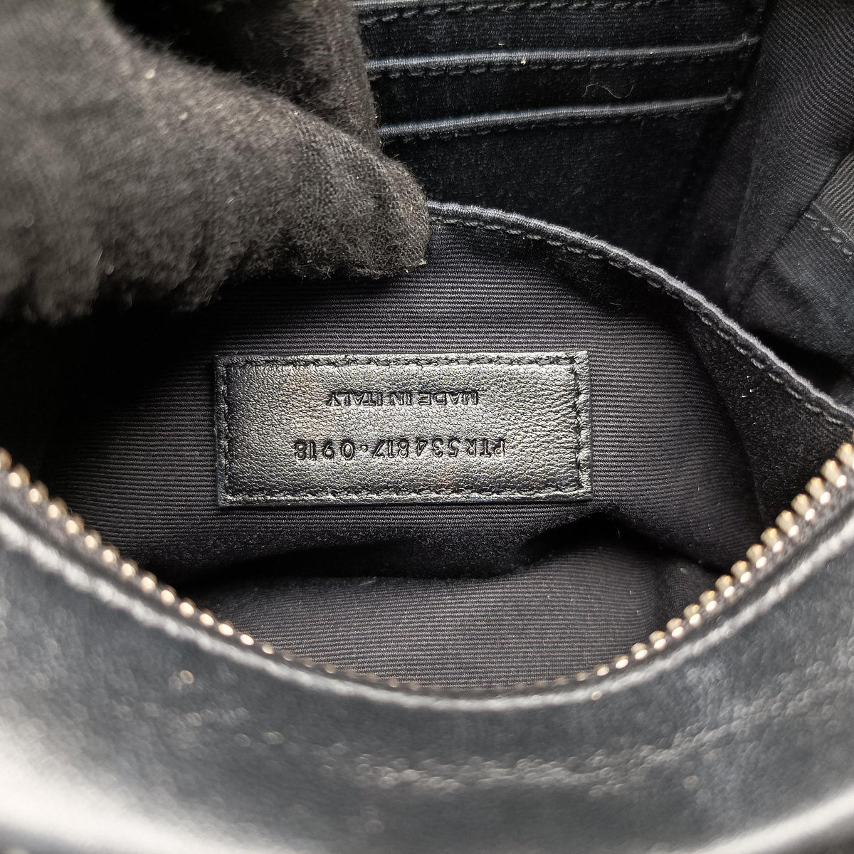 Pre-owned Yves Saint Laurent LOU camera Black Leather 534817 shoulderbag | stylenewstar