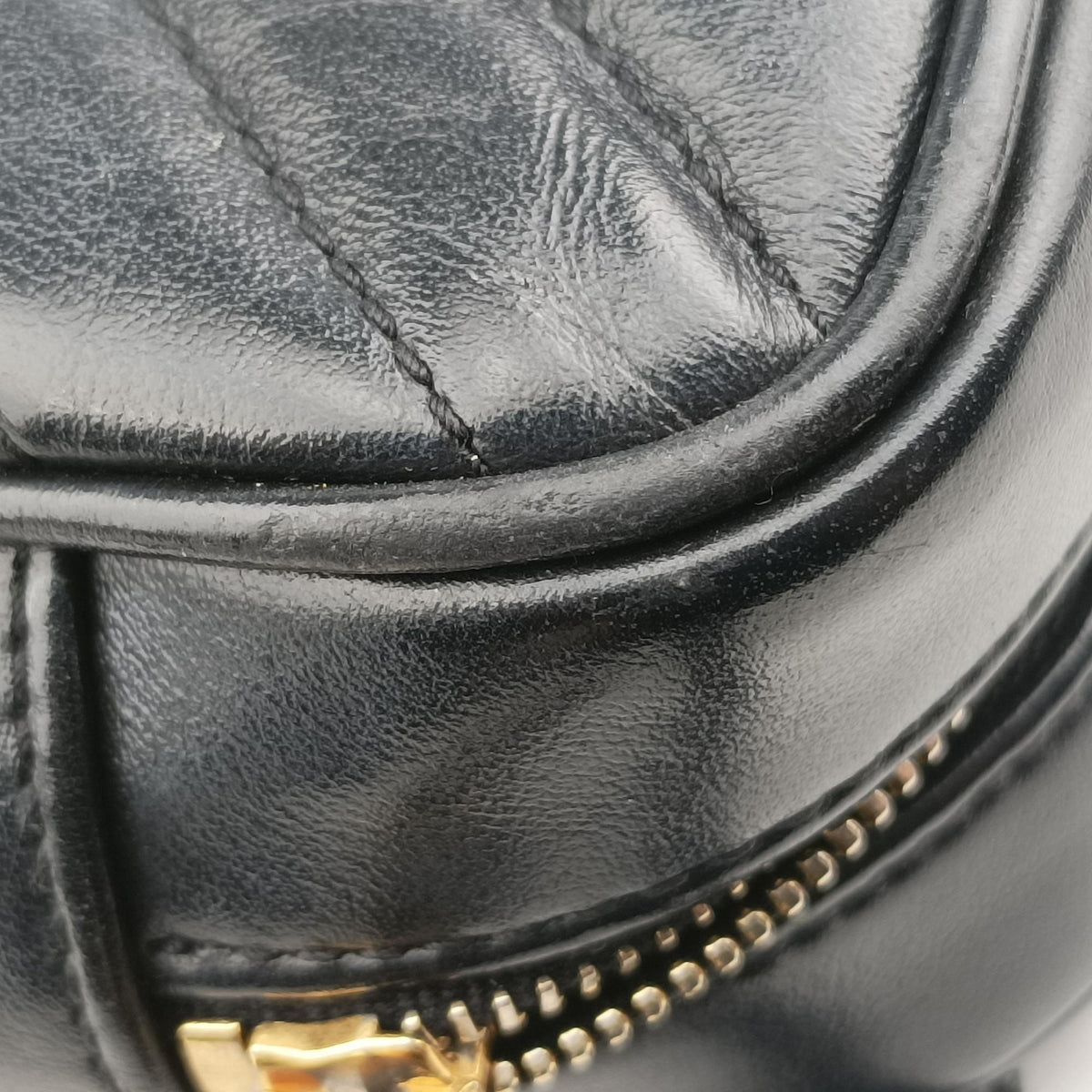 Pre-owned Yves Saint Laurent LOU camera Black Leather 534817 shoulderbag | stylenewstar