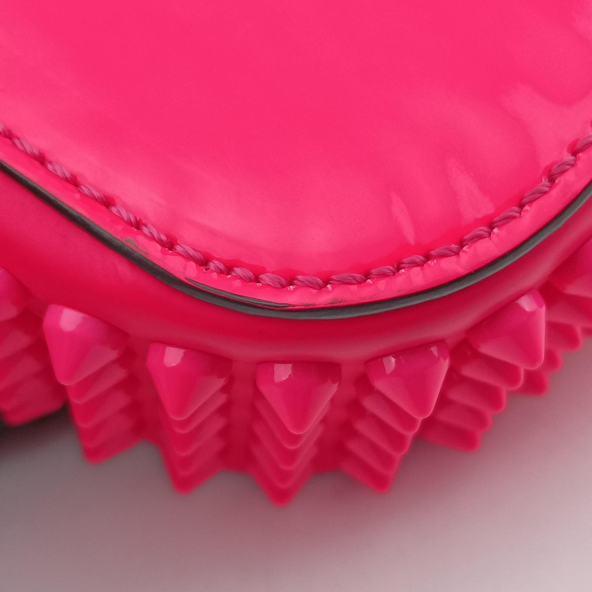 Pre-owned Christian Louboutin Sweet Charity Scarabe Spike Rose Patent Leather  shoulderbag | stylenewstar