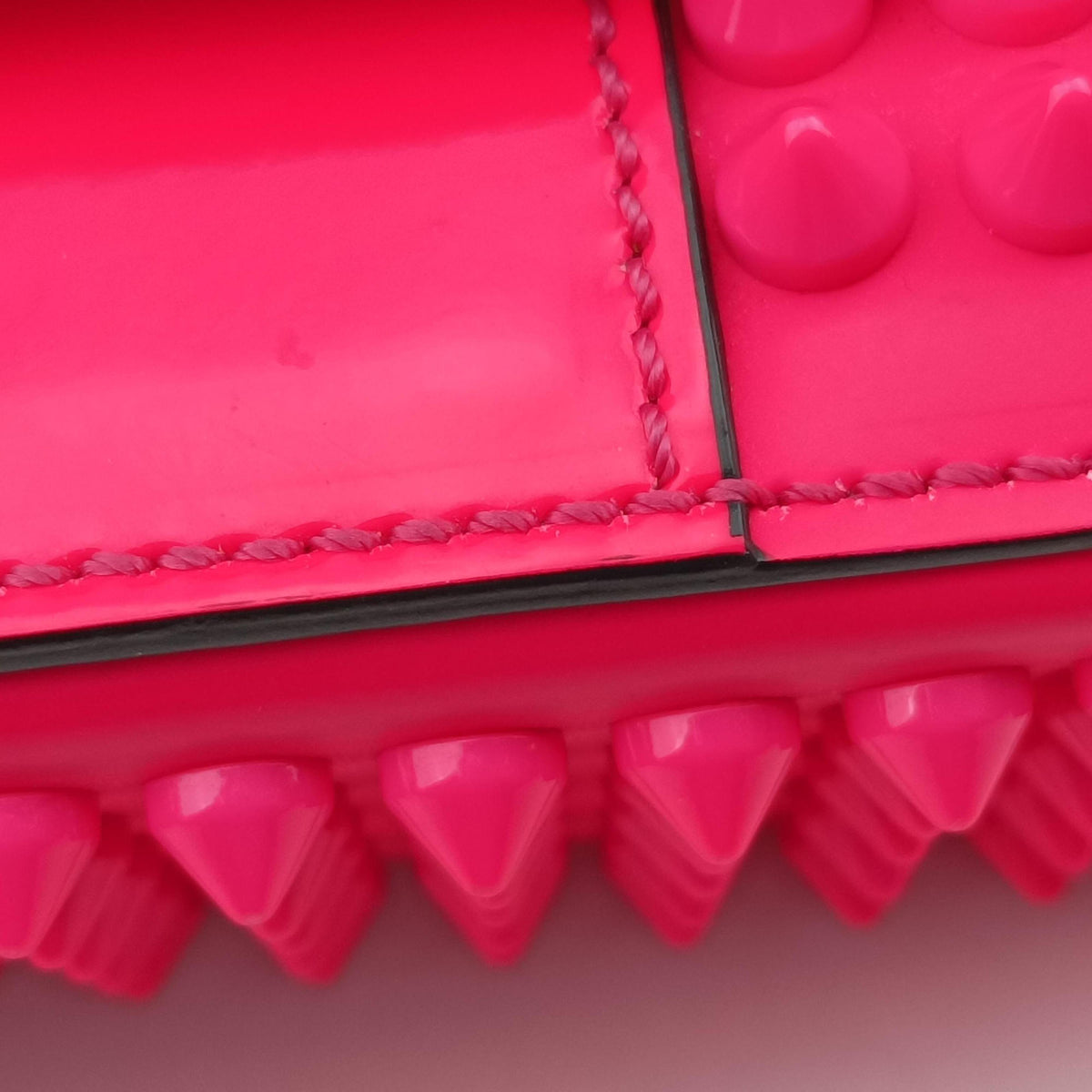 Pre-owned Christian Louboutin Sweet Charity Scarabe Spike Rose Patent Leather  shoulderbag | stylenewstar