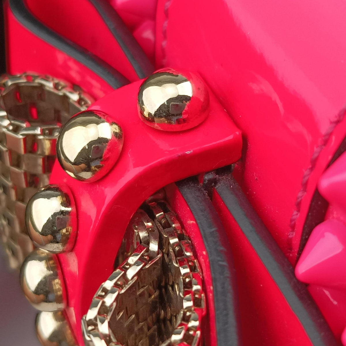 Pre-owned Christian Louboutin Sweet Charity Scarabe Spike Rose Patent Leather  shoulderbag | stylenewstar
