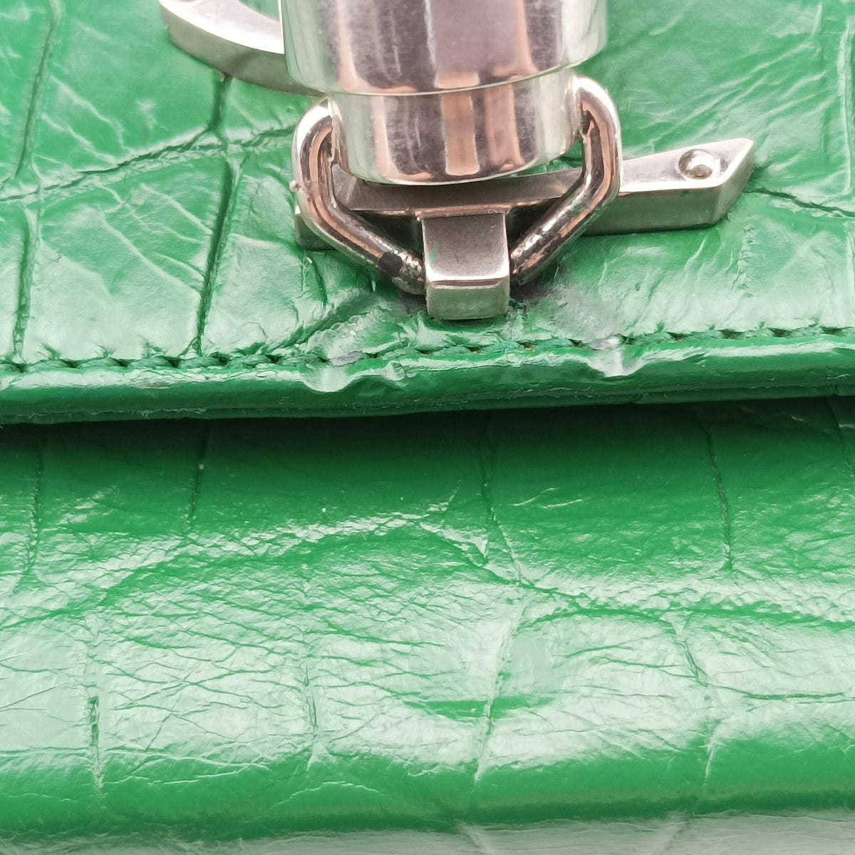 Pre-owned Yves Saint Laurent KATE Green Leather 354119 shoulderbag | stylenewstar