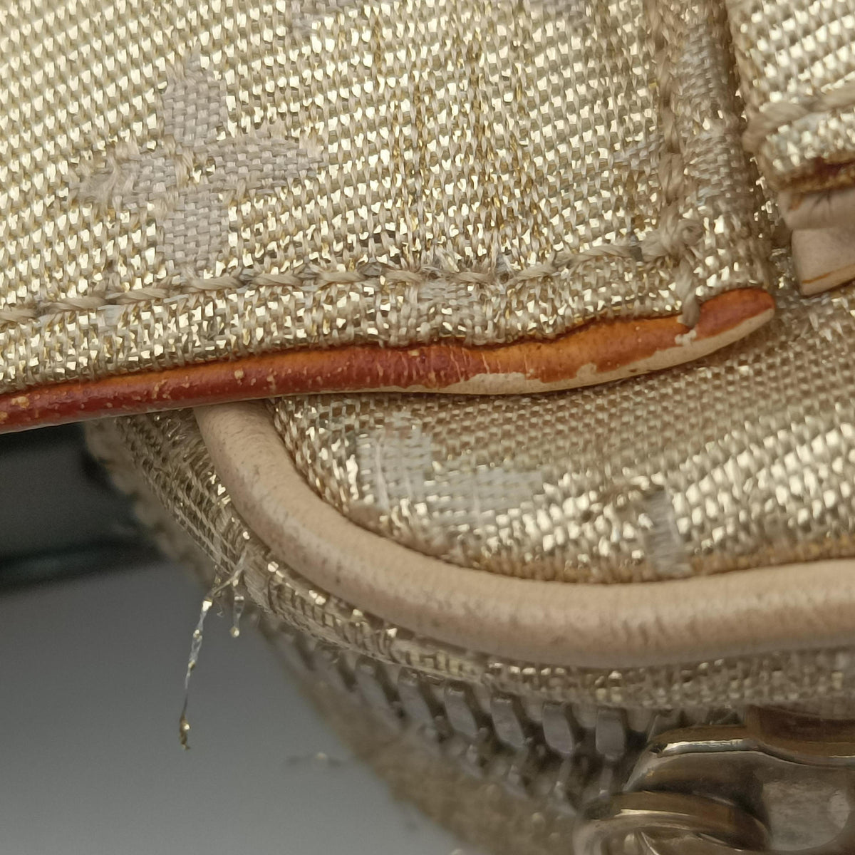 Vintage Louis Vuitton Shine McKenna Golden Monogram Shine M92363 shoulderbag | stylenewstar