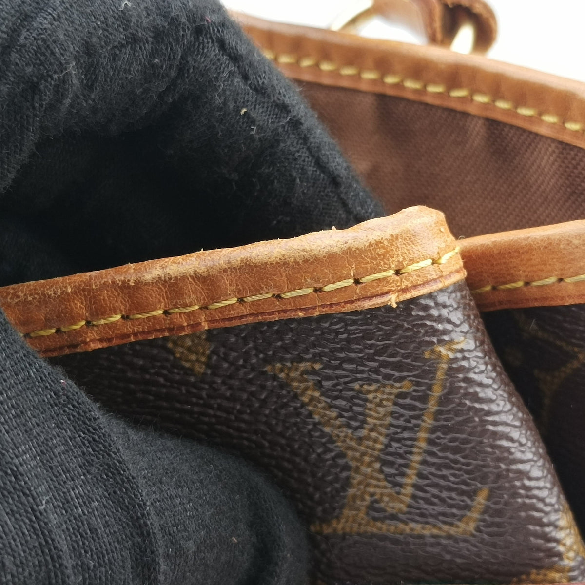 Pre-owned Louis Vuitton Batignolles Vertical Brown Monogram canvas M51153 shoulderbag | stylenewstar