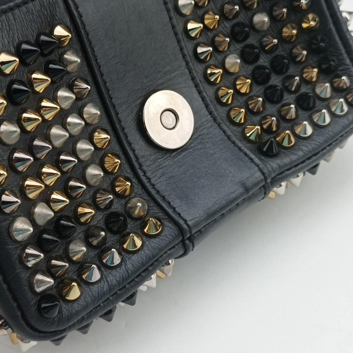 Pre-owned Christian Louboutin Sweet Charity Scarabe Spike Black Leather  shoulderbag | stylenewstar