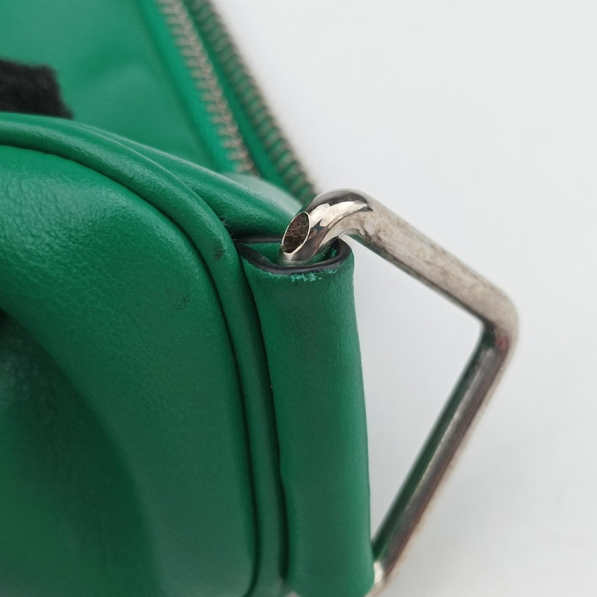 Vintage Prada triangle embossed logo Green Leather 1BH190 shoulderbag | stylenewstar