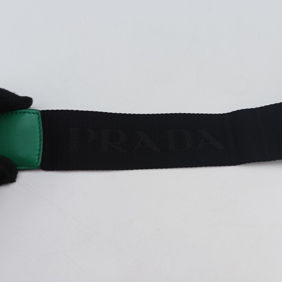 Pre-owned Prada triangle embossed logo Green Leather 1BH190 shoulderbag | stylenewstar