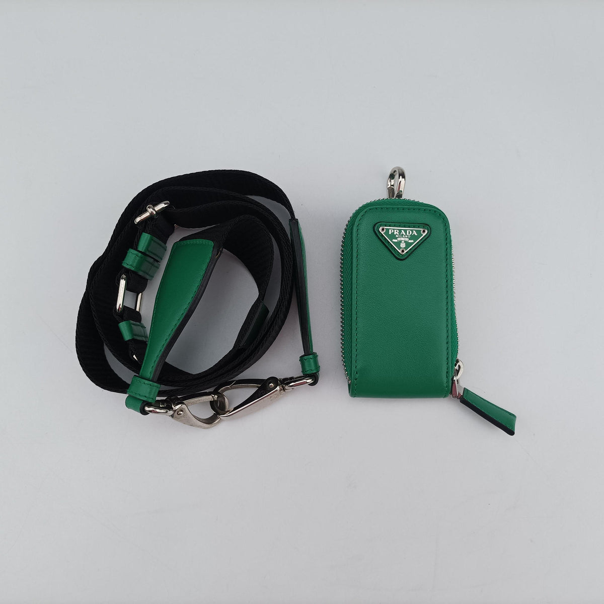 Vintage Prada triangle embossed logo Green Leather 1BH190 shoulderbag | stylenewstar