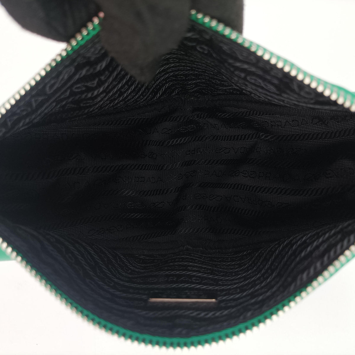 Pre-owned Prada triangle embossed logo Green Leather 1BH190 shoulderbag | stylenewstar