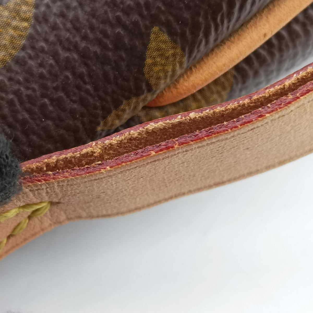Vintage Louis Vuitton TURENNE MM Brown Monogram Canvas M48814 shoulderbag | stylenewstar