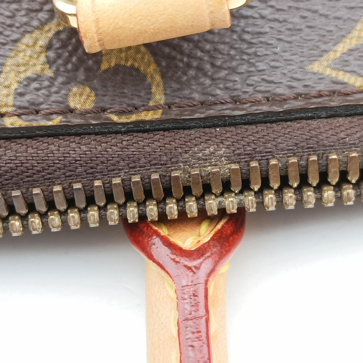 Vintage Louis Vuitton TURENNE MM Brown Monogram Canvas M48814 shoulderbag | stylenewstar