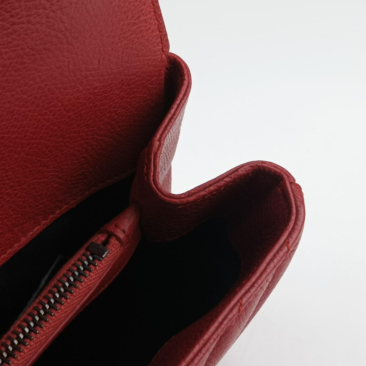 Pre-owned Yves Saint Laurent COLLEGE Red Leather 428056 shoulderbag | stylenewstar