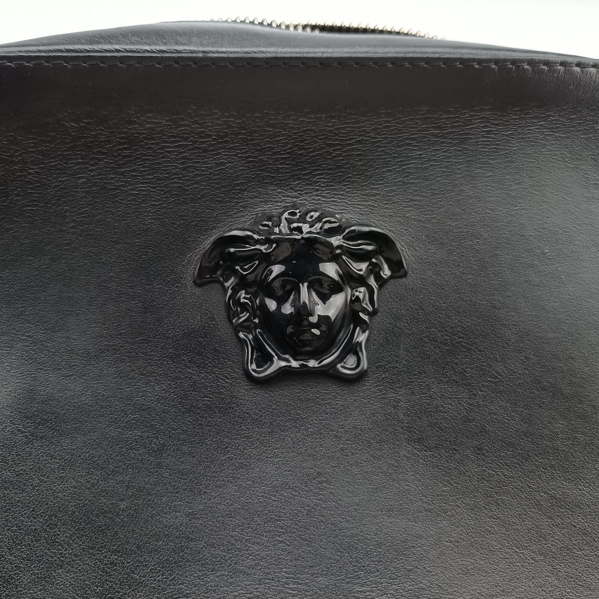 Secondhand VERSACE La Medusa Black Leather  shoulderbag | stylenewstar