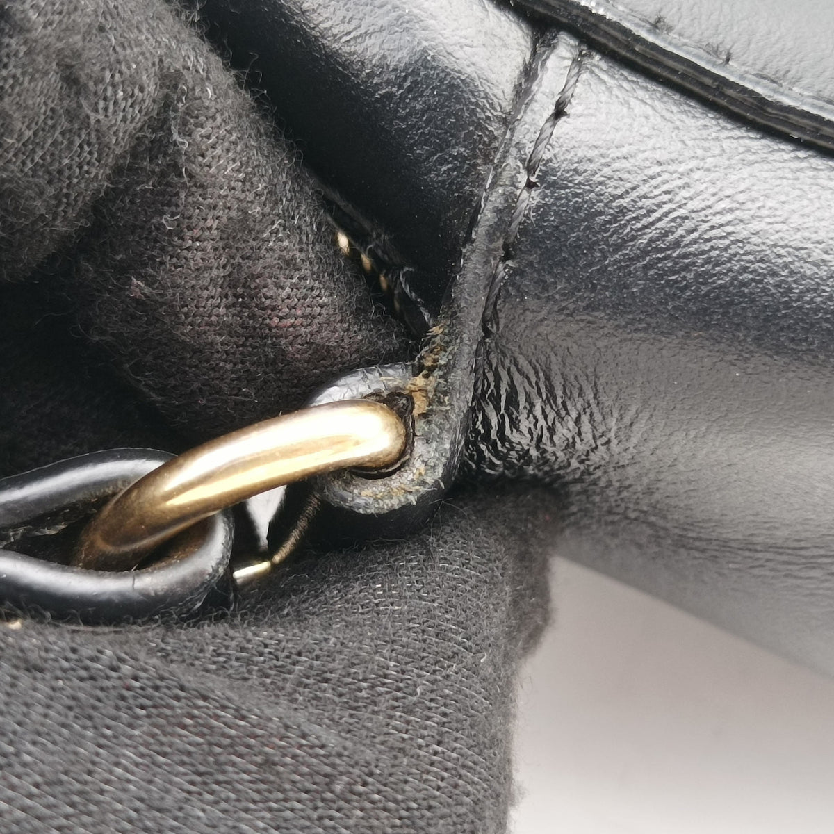 Secondhand VERSACE La Medusa Black Leather  shoulderbag | stylenewstar