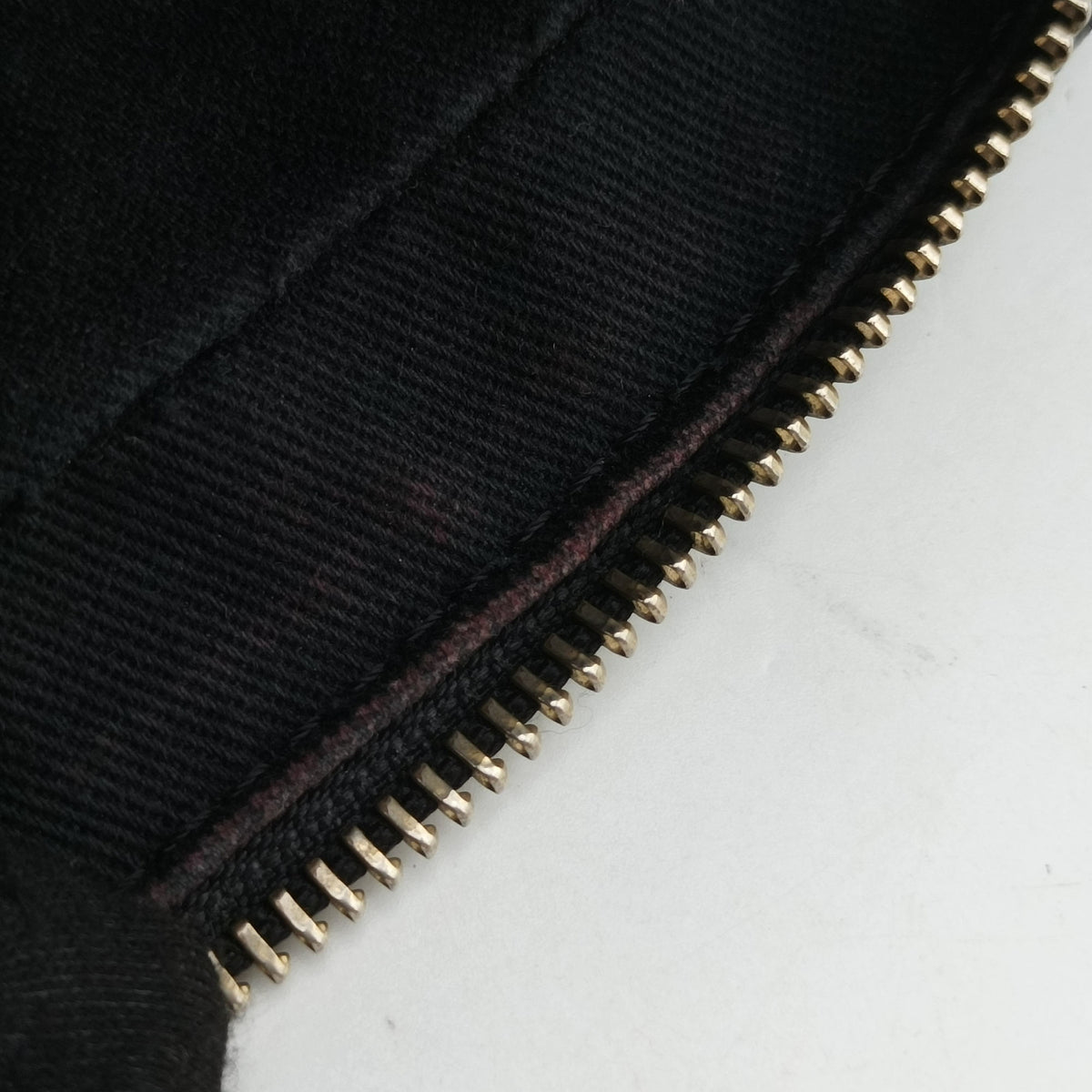Secondhand VERSACE La Medusa Black Leather  shoulderbag | stylenewstar