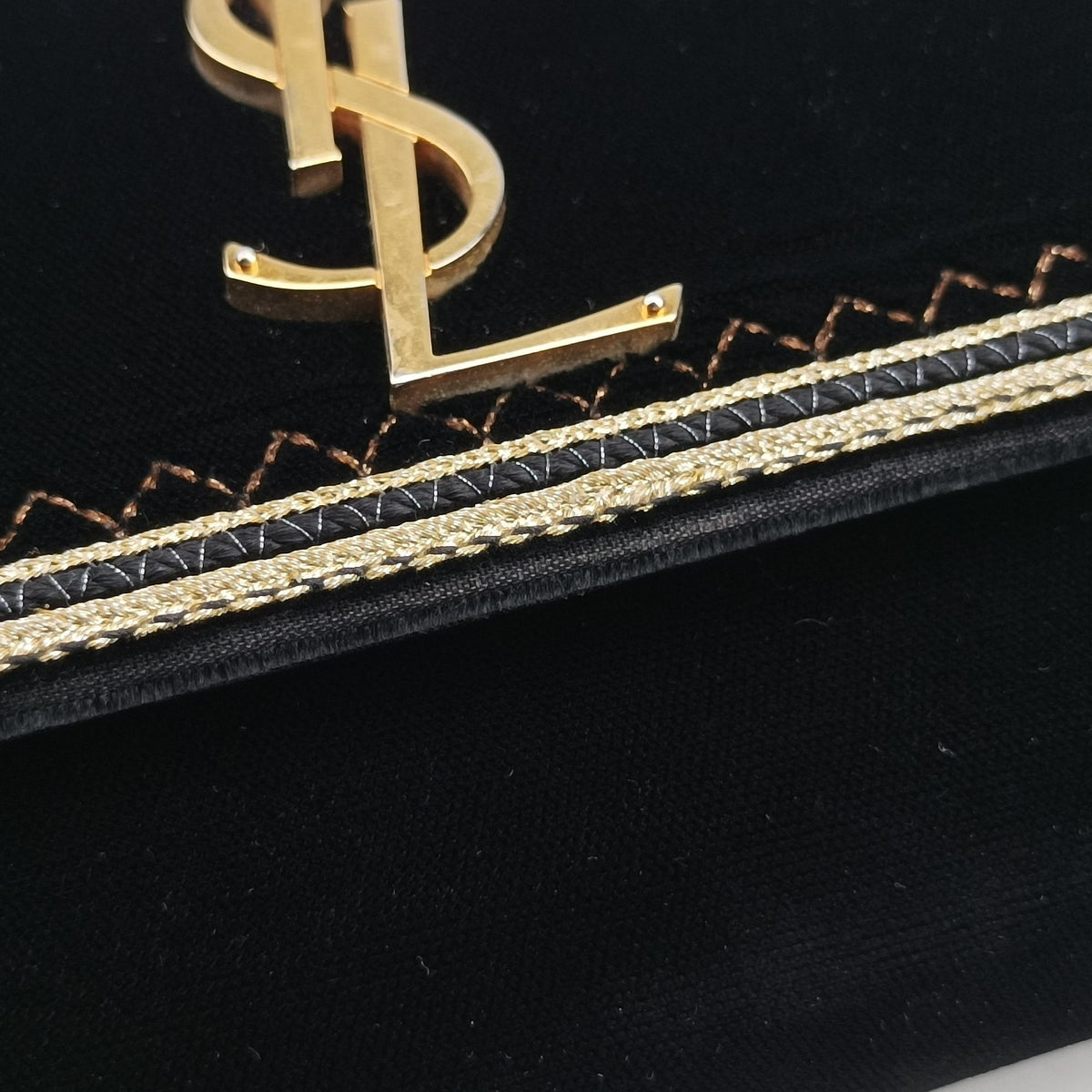 Pre-owned Yves Saint Laurent KATE Black velour 534396 bum bag/waist bag | stylenewstar