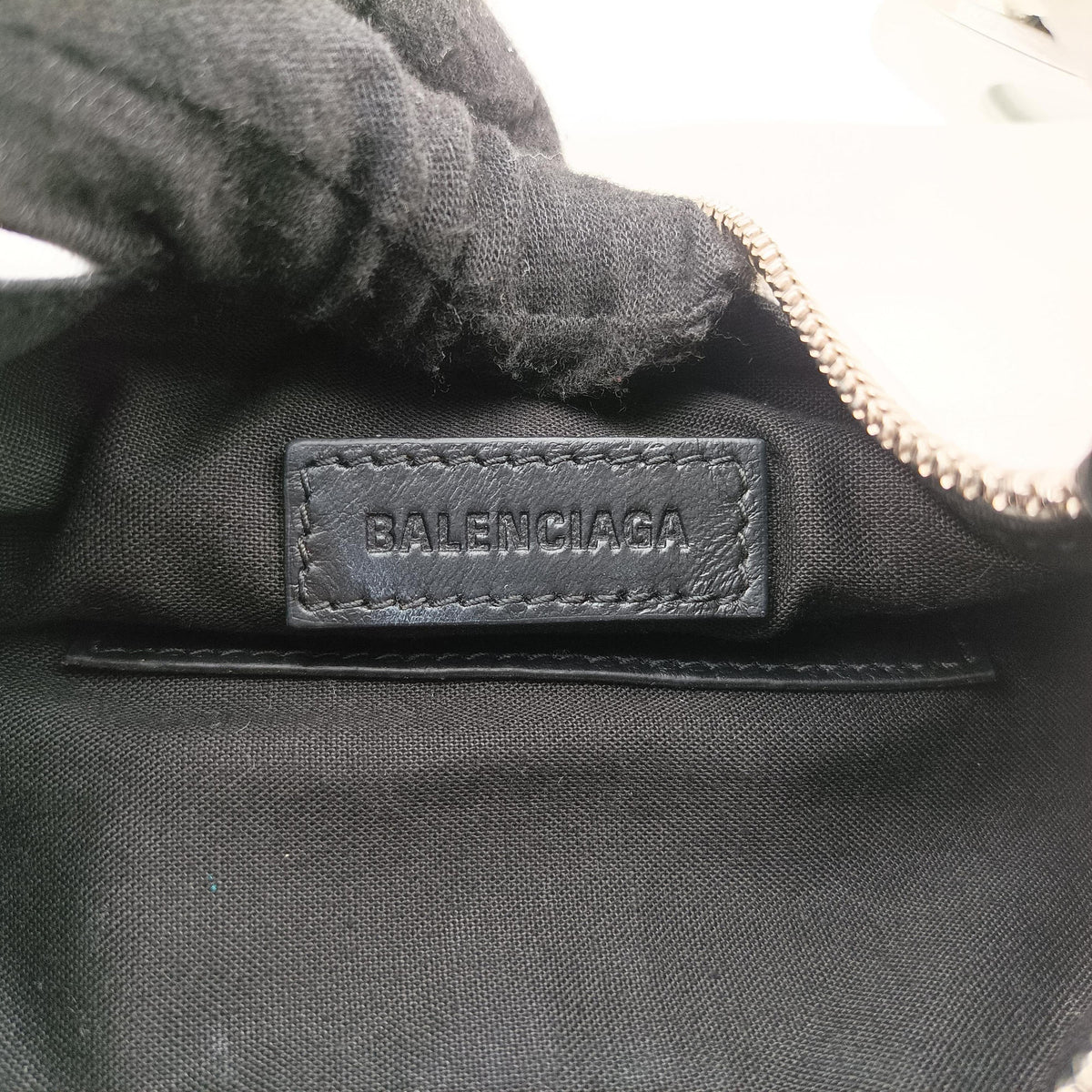 Secondhand Balenciaga Le Cagole White lambskin  shoulderbag | stylenewstar