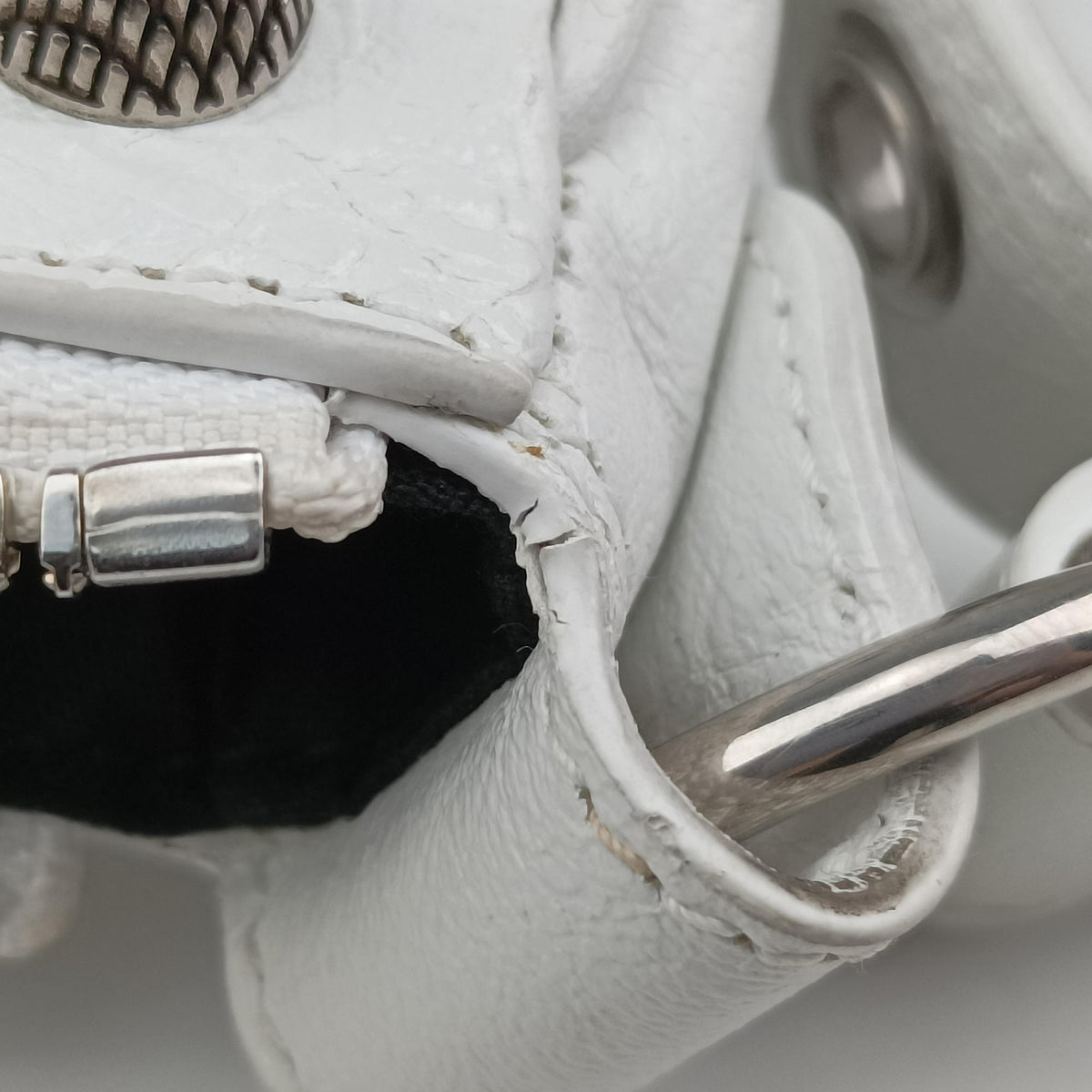 Secondhand Balenciaga Le Cagole White lambskin  shoulderbag | stylenewstar