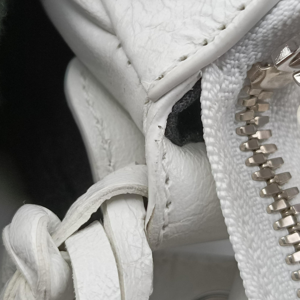 Secondhand Balenciaga Le Cagole White lambskin  shoulderbag | stylenewstar