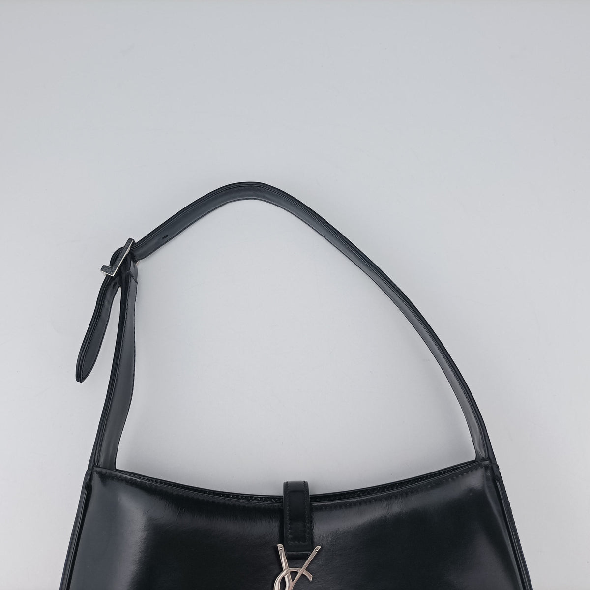 Vintage Yves Saint Laurent LE 5 a 7 Mini Hobo Black Patent 57223 shoulderbag | stylenewstar